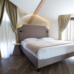 Hotel Al Campanile - Luxury Suites & Apartments