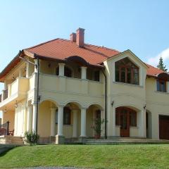 Bruckner Villa Apartman