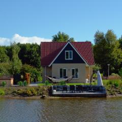 Well-kept house with a bubble bath, 20 km from Assen