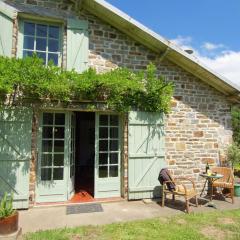 Charming Cottage in Ladignac le Long with Garden