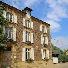 Unique Holiday Home in Virton with Jacuzzi