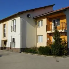 Jade Apartment