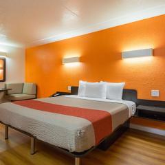 Motel 6-Garland, TX - Northeast Dallas