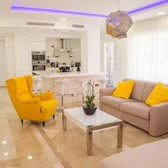 Luxury 100 sq.m. sea view apartment