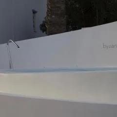 Byzantio Beach Suites & Wellness