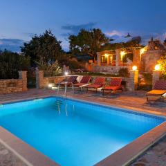 The Ultimate Escape - two traditional cottages & private pool