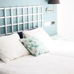 Hugo Beach Hotel & Apartments