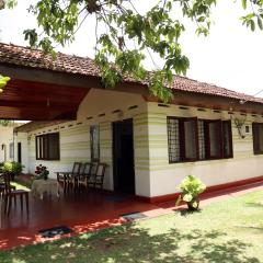 Surf reef guest house