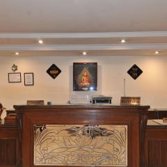 クトゥブ レジデンシー（Qutub Residency）