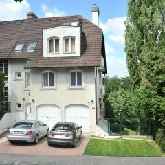 Hillside Premium Apartments