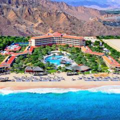 푸자이라 로타나 리조트 & 스파 - 알 아카 비치(Fujairah Rotana Resort & Spa - Al Aqah Beach)