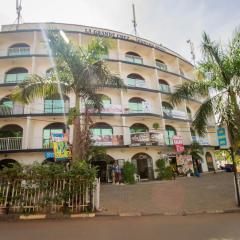 La Grand Chez Johnson Hotel Muyenga