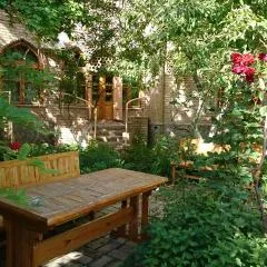 ANTICA Family Guest House