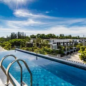 Laguna Park Villa with rooftop pool by Lofty