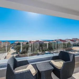 Apartments Tomana