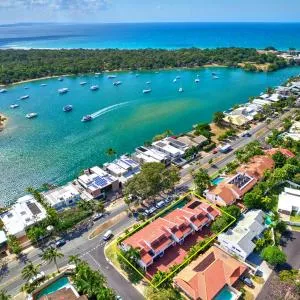 Noosa Parade Holiday Inn
