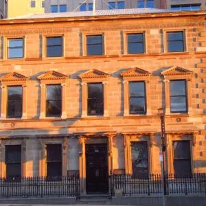 105 Mac Unique Apartments