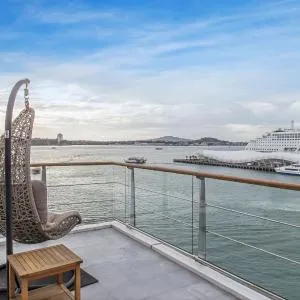 Princes Wharf 1BR Sub-Penthouse with Panoramic City & Ocean Views
