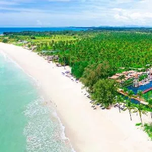 Graceland Khaolak Beach Resort- SHA Extra Plus