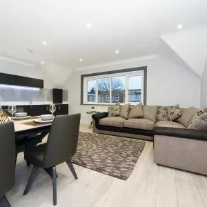 Amazing Apartment near Bournemouth, Poole & Sandbanks - WiFi & Netflix - Newly Renovated! Great Location!
