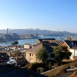 Pure B - Exceptional views of Tamar & Royal William Yard with Free Parking & Wifi