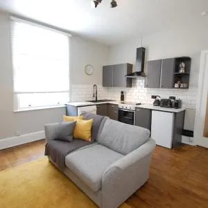 Watergate St - Modern apartment in historic listed building