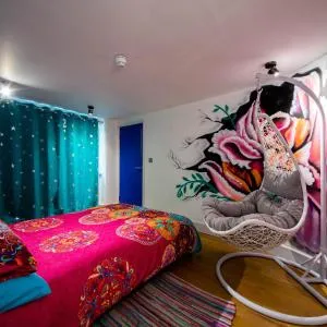 Boutique Home by the Pier with Free Parking !