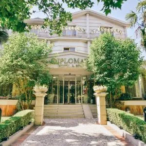 Diplomat Hotel & Spa