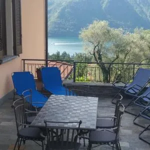 Casa Intignano - appartamento con terrazzo vista lago