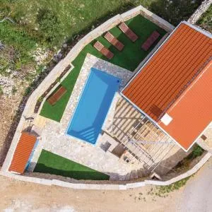 Mala Villa- heated pool since April 10th