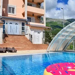 Villa Dolphin Apartments