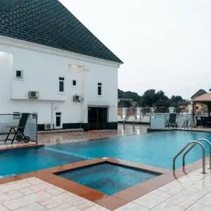 Poshlux Executive Hotel