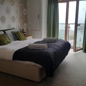 South Fistral Seaview 2-bed Apartment