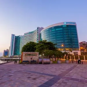 Wyndham Guayaquil, Puerto Santa Ana
