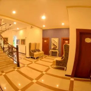 Negombo New Queen's Palace