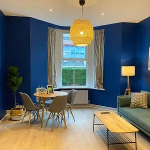 Aaron Wise - 17 Fitzhamon Apartments