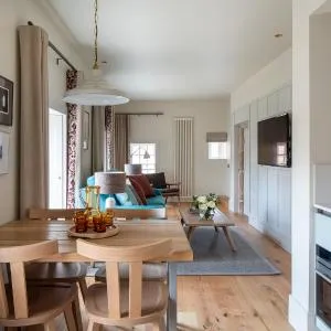 Cheval Abbey Strand Apartments, at Holyrood