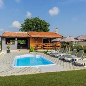Cozy villa Sejdi with private pool in Pula