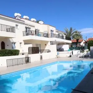 Cyking 2 bed Apartment with pool & 10 min to beach