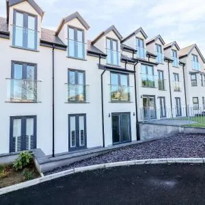 6 Bay View, Benllech