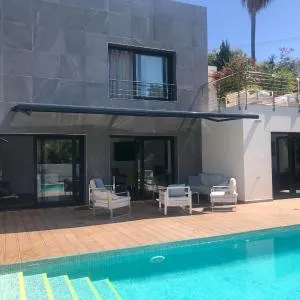 Piscine à 28 degrés ! 13 couchages, Villa Chic Romance