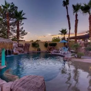 Villa Gordal - Enormous Villa in Las Vegas with 39 Sleeps