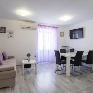 Private Holliday Apartment