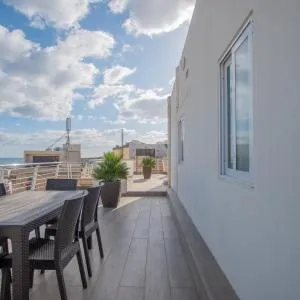 KERNICE Penthouse with Sea and Country Views of Xghajra