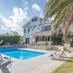Villa Matronas Titan - Stunning 5 Bedroom Protaras Villa with Private Pool - Close to the Beach
