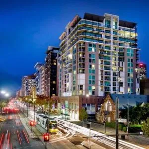 96 North Terrace Spa Apartment