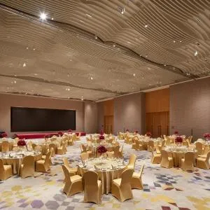 Crowne Plaza Foshan Nanhai-an IHG Hotel-Guangzhou South Railway Station Free Shuttle Bus