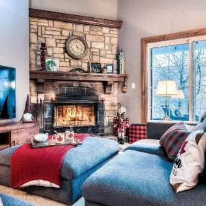 Les Manoirs 3bdrs W Pool & Hottub Near Village