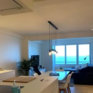 OSKAR luxe appartement op zeedijk met zeezicht
