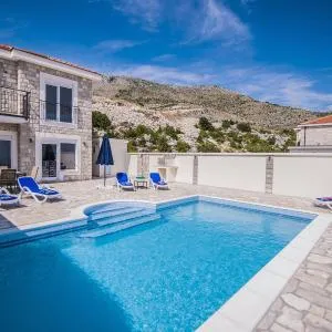 Luxury Villa Layla with private pool near Dubrovnik